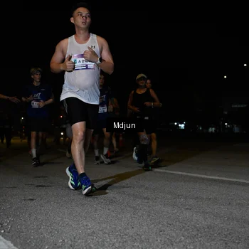 Runner Photo 7440812