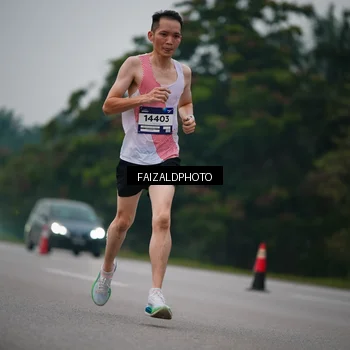Runner Photo 7440993