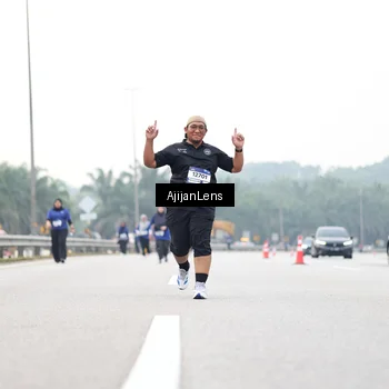 Runner Photo 7441002