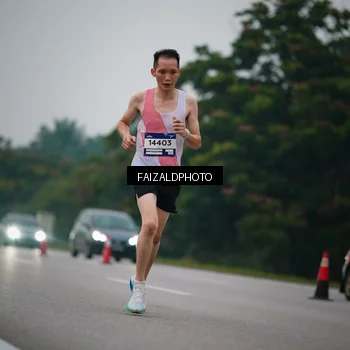 Runner Photo 7441003