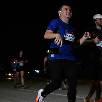 Runner Photo 7441004