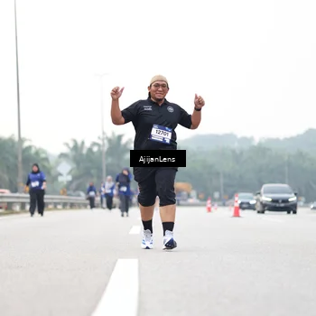 Runner Photo 7441005