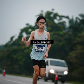 Runner Photo 7441010