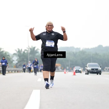 Runner Photo 7441012