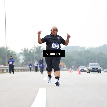 Runner Photo 7441013