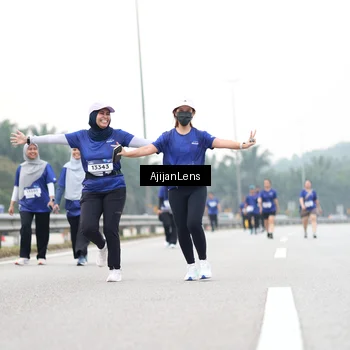 Runner Photo 7441105
