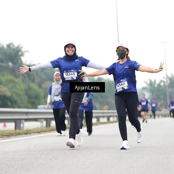 Runner Photo 7441111