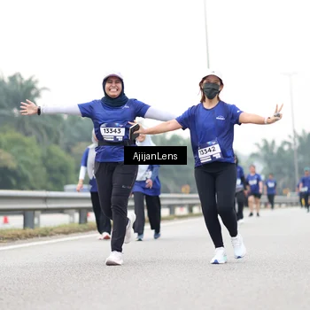 Runner Photo 7441112