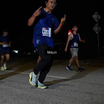 Runner Photo 7441115