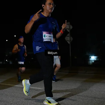 Runner Photo 7441156