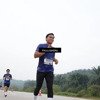 Runner Photo 7441161