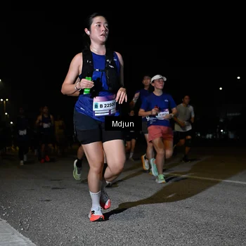 Runner Photo 7441668