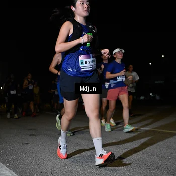 Runner Photo 7441673