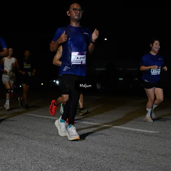 Runner Photo 7441693