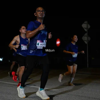 Runner Photo 7441708