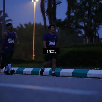 Runner Photo 7442090