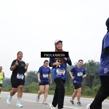Runner Photo 7442112