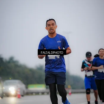 Runner Photo 7442144
