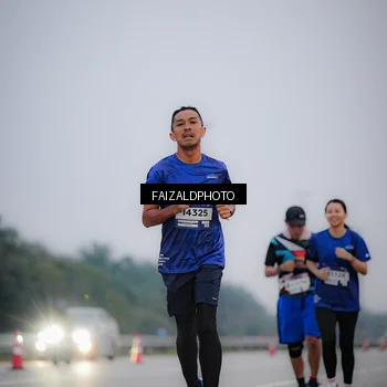 Runner Photo 7442145