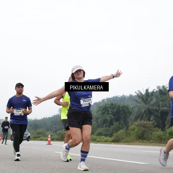 Runner Photo 7442286