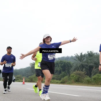 Runner Photo 7442310