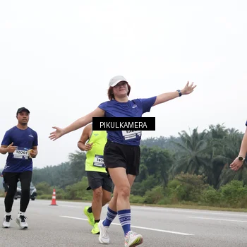 Runner Photo 7442371