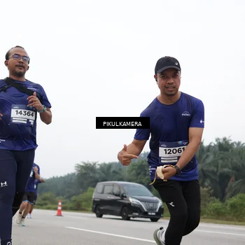 Runner Photo 7442430
