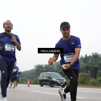Runner Photo 7442470