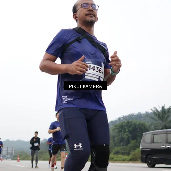 Runner Photo 7442471