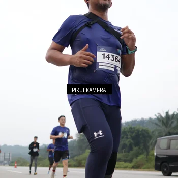 Runner Photo 7442473