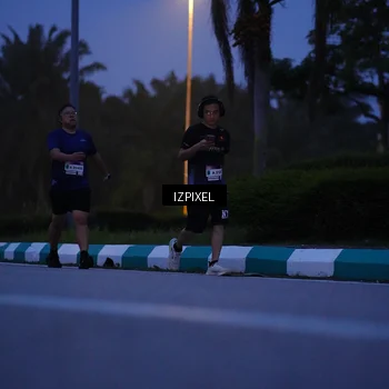 Runner Photo 7442715