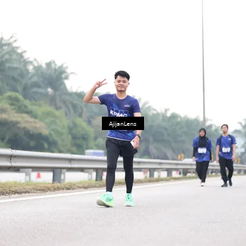 Runner Photo 7442736