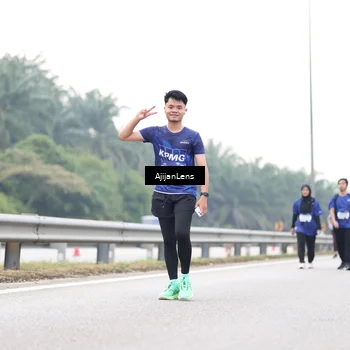 Runner Photo 7442746