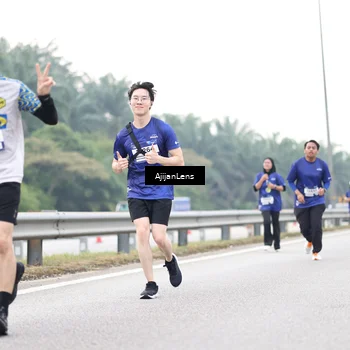 Runner Photo 7442811