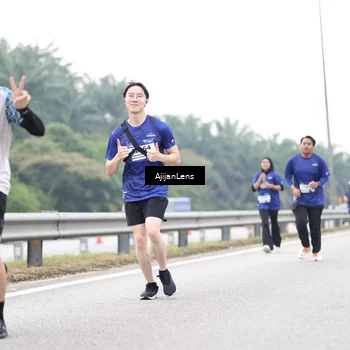 Runner Photo 7442817