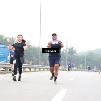 Runner Photo 7443012