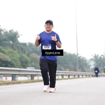 Runner Photo 7443117