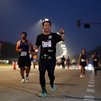 Runner Photo 7443700