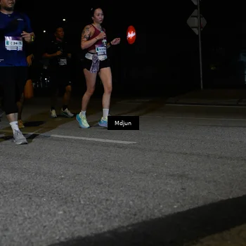 Runner Photo 7443936