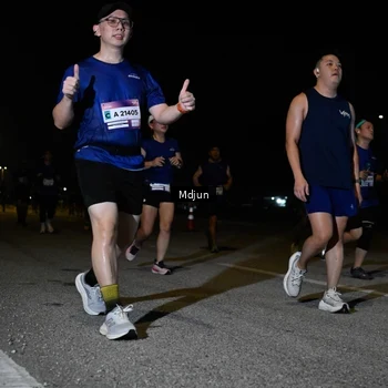 Runner Photo 7444071