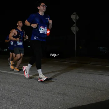 Runner Photo 7444105