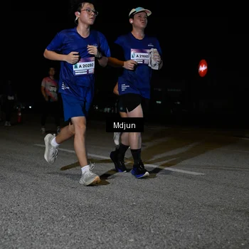 Runner Photo 7444117