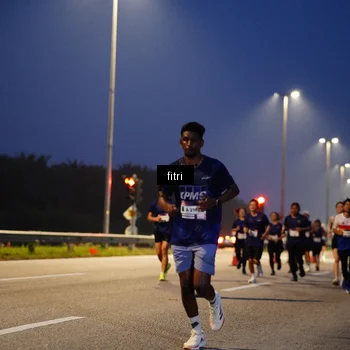 Runner Photo 7444235