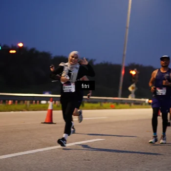 Runner Photo 7445024