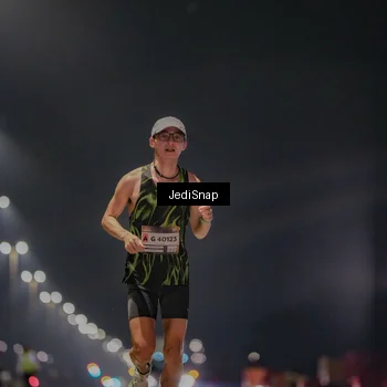 Runner Photo 7445123