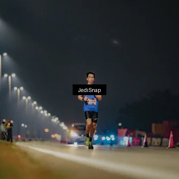 Runner Photo 7445167