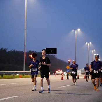 Runner Photo 7445336