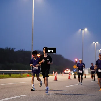 Runner Photo 7445348