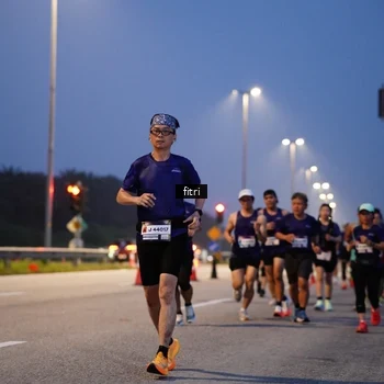 Runner Photo 7445391