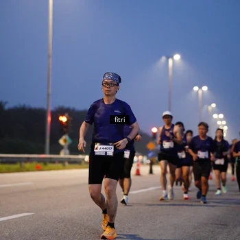 Runner Photo 7445393